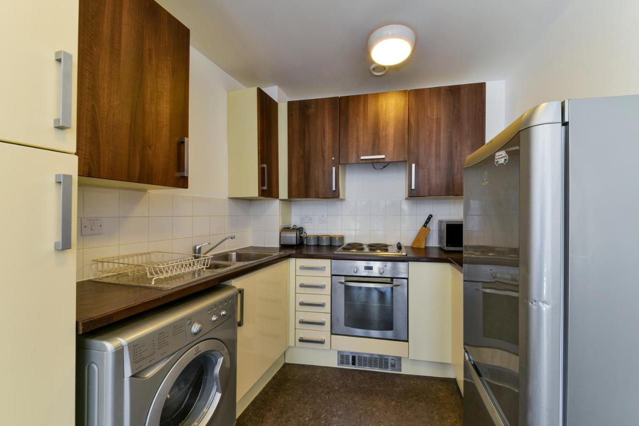 Luxe 1 Bed Flat 5 Mins To Stratford - Free Parking Apartman London Kültér fotó